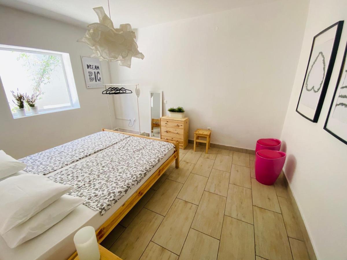 Guesthouse Dvoshko ฮวาร์ ภายนอก รูปภาพ