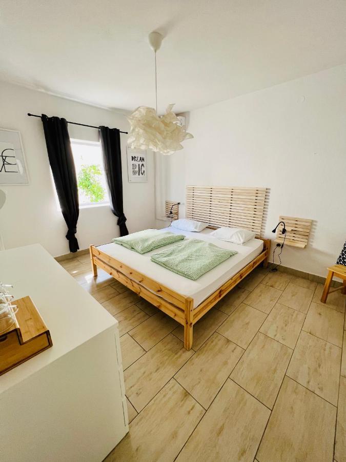 Guesthouse Dvoshko ฮวาร์ ภายนอก รูปภาพ