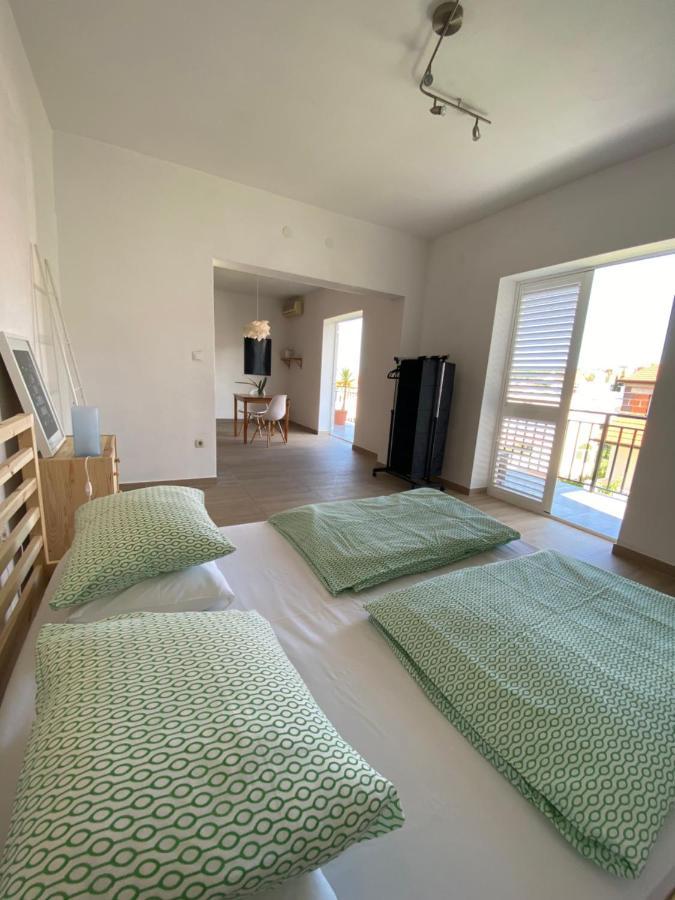 Guesthouse Dvoshko ฮวาร์ ภายนอก รูปภาพ
